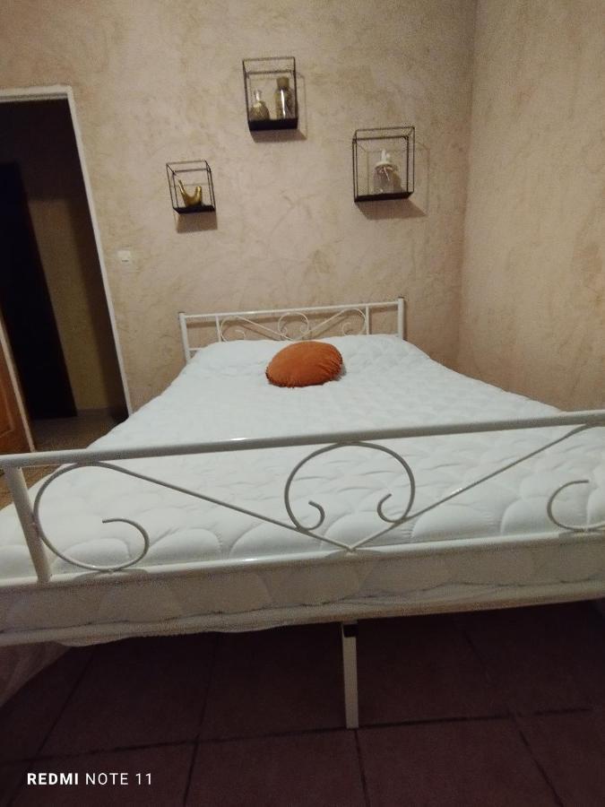 Chambre D Hotes En Provence, Au Pied Du Luberon, Les Coquelicots La Tour-d'Aigues Экстерьер фото